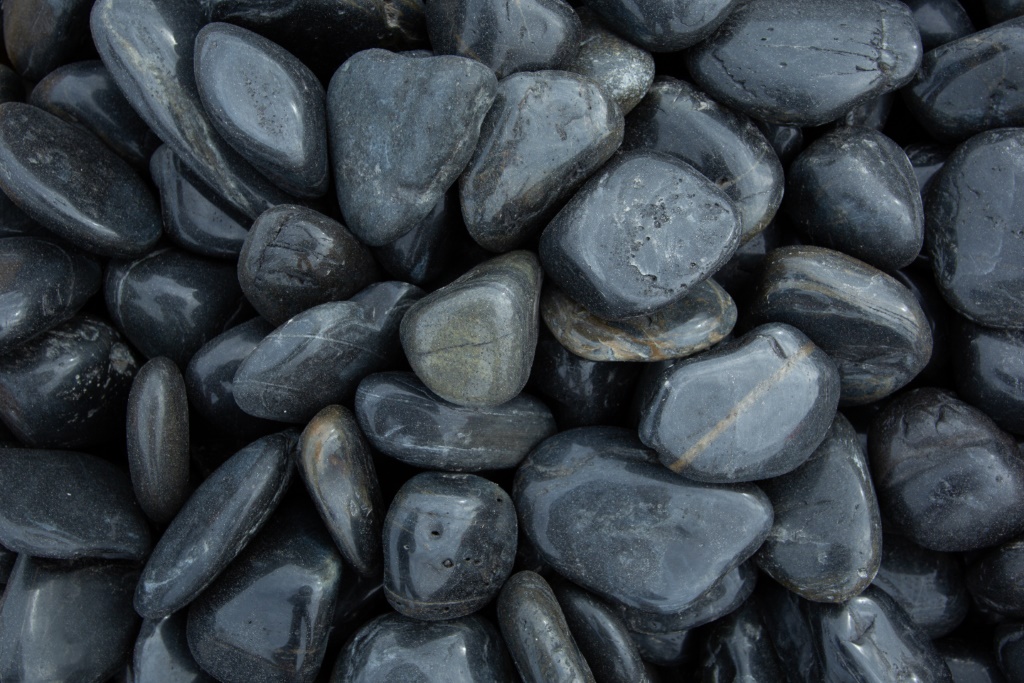 Black Polished Pebbles 1"-2" (40 Ib Bags) - NJ Gravel & Sand
